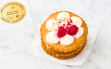 Gluten-Free Mini Honey Cake With Raspberries